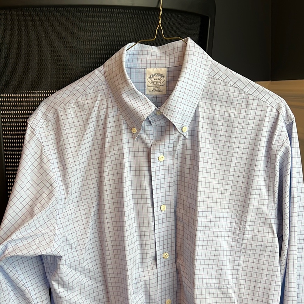 Brooks Brother non-iron dress shirt, blue/burgundy box, size 15.5/32 regent fit.